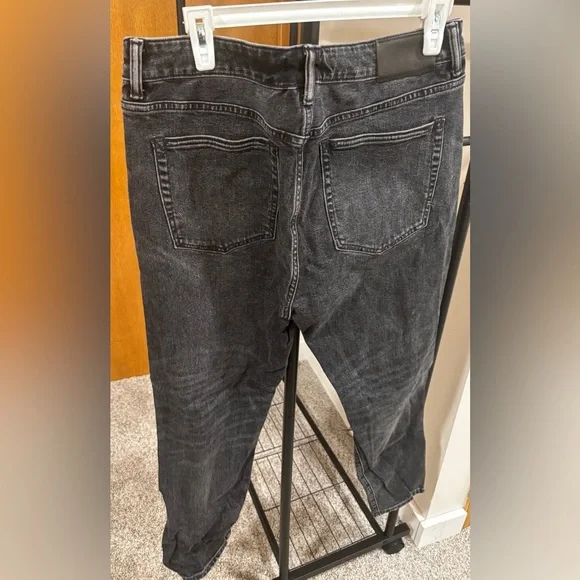 AE77 Distressed Mom Jeans- sold out online! - Picture 4 of 4